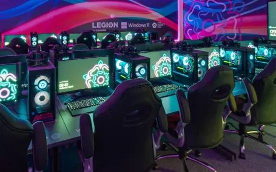 Lenovo transforms a classroom at King Edward School in Bath